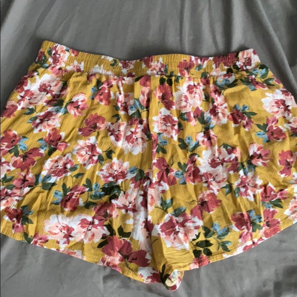 Flowy shorts - Picture 3 of 3